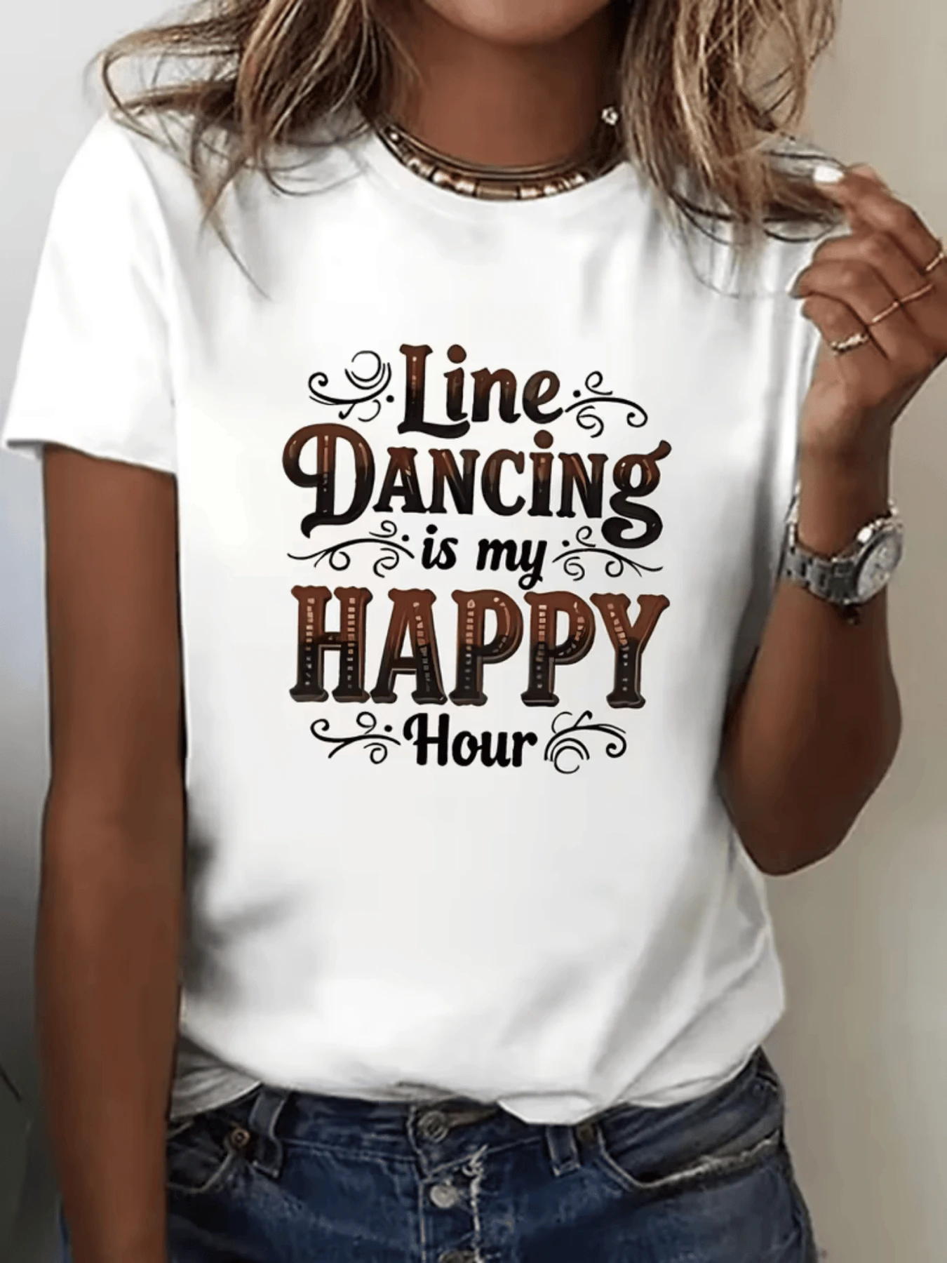Inspirational Phrase Celebrating The Joy Of Line Dancing And Conveying Positive Energy With Decorative Brown Lettering. Comfortable Casual Women's T-Shirt, Ideal For Joyful Moments And Get-Togethers With Friends. - 白色 - 查看 1