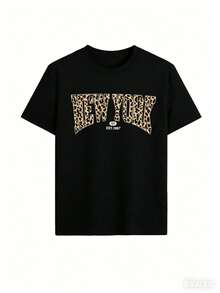 Large Lettering With A Leopard Print Pattern Evokes The Urban Energy And Modern Fashion Of New York, Representing Confidence And Style. A Comfortable, Modern, Casual Women's T-Shirt For Everyday Wear. - 黑色 - 查看 8