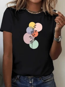 Rama delicada que asciende con esferas de tonos suaves evocando armonía y conexión con la naturaleza y un equilibrio entre luz y calma camiseta de mujer casual moderna cómoda para uso diario - Negro - Ver 6