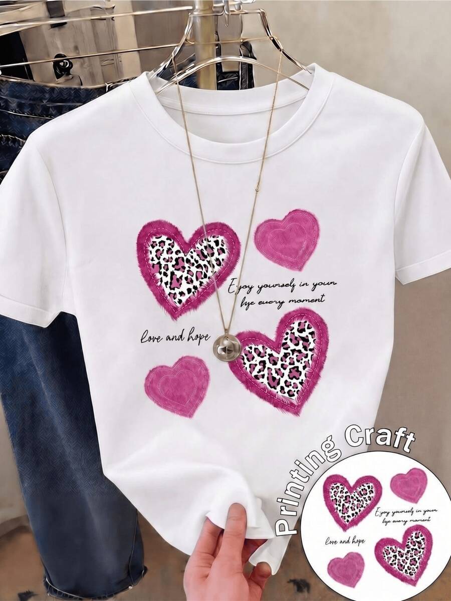 Pink Hearts With Animal Print Expressing Love, Hope, And Joy Of Living In Every Moment With An Inspirational Message. Modern Casual Women's T-Shirt - 白色 - 查看 1