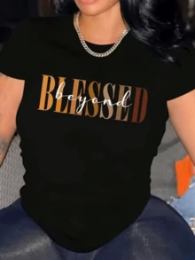 Palabras en tonos cálidos que expresan gratitud y abundancia interior transmitiendo energía positiva y confianza en cada momento camiseta de mujer casual moderna cómoda para uso diario - Negro - Ver 1