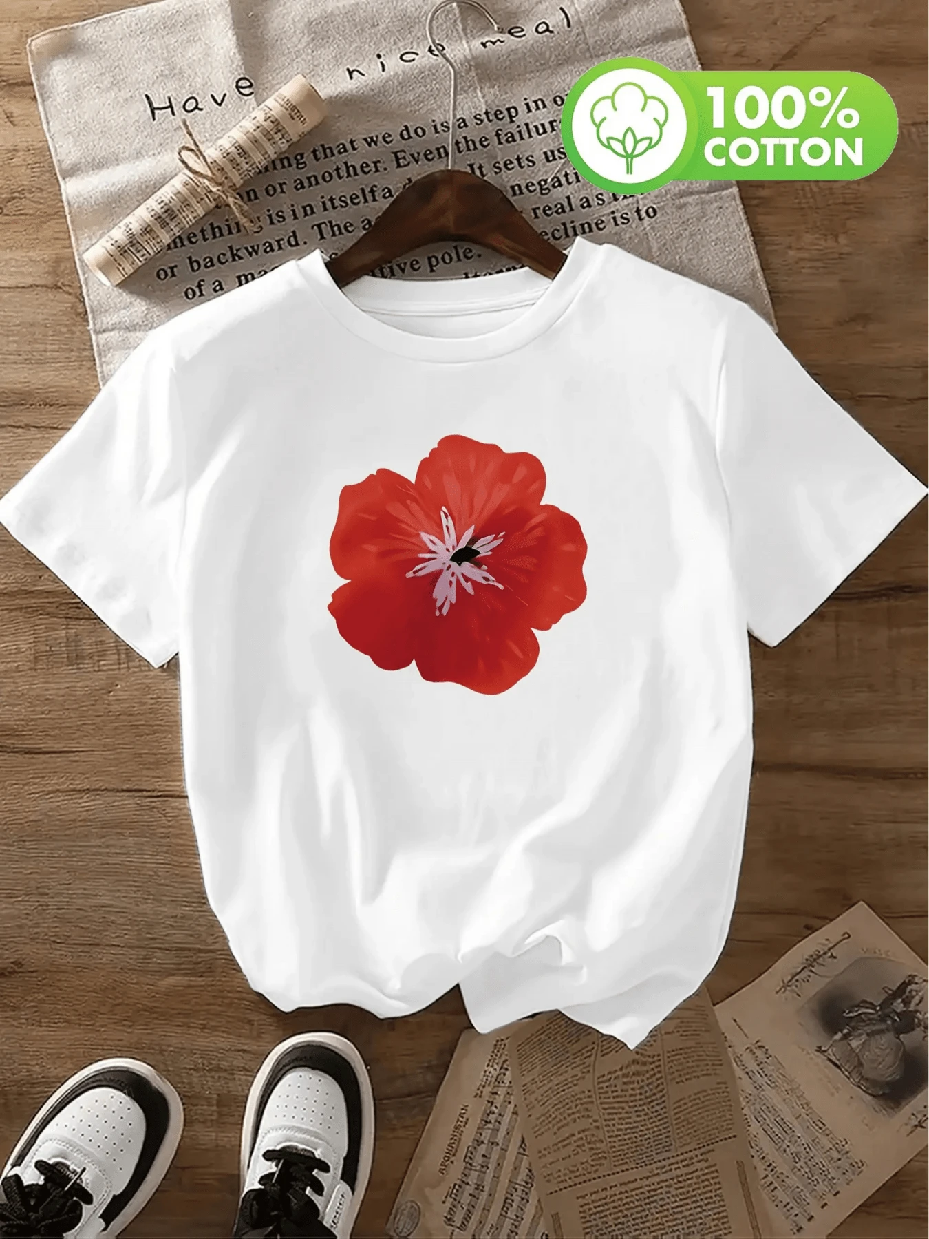 Vibrant Red Flower Symbolizing Passion, Vitality, And Confidence, Expressing Inner Feminine Energy With A Modern Artistic Touch. Comfortable Casual Women's T-Shirt For Everyday Wear. - 白色 - 查看 1