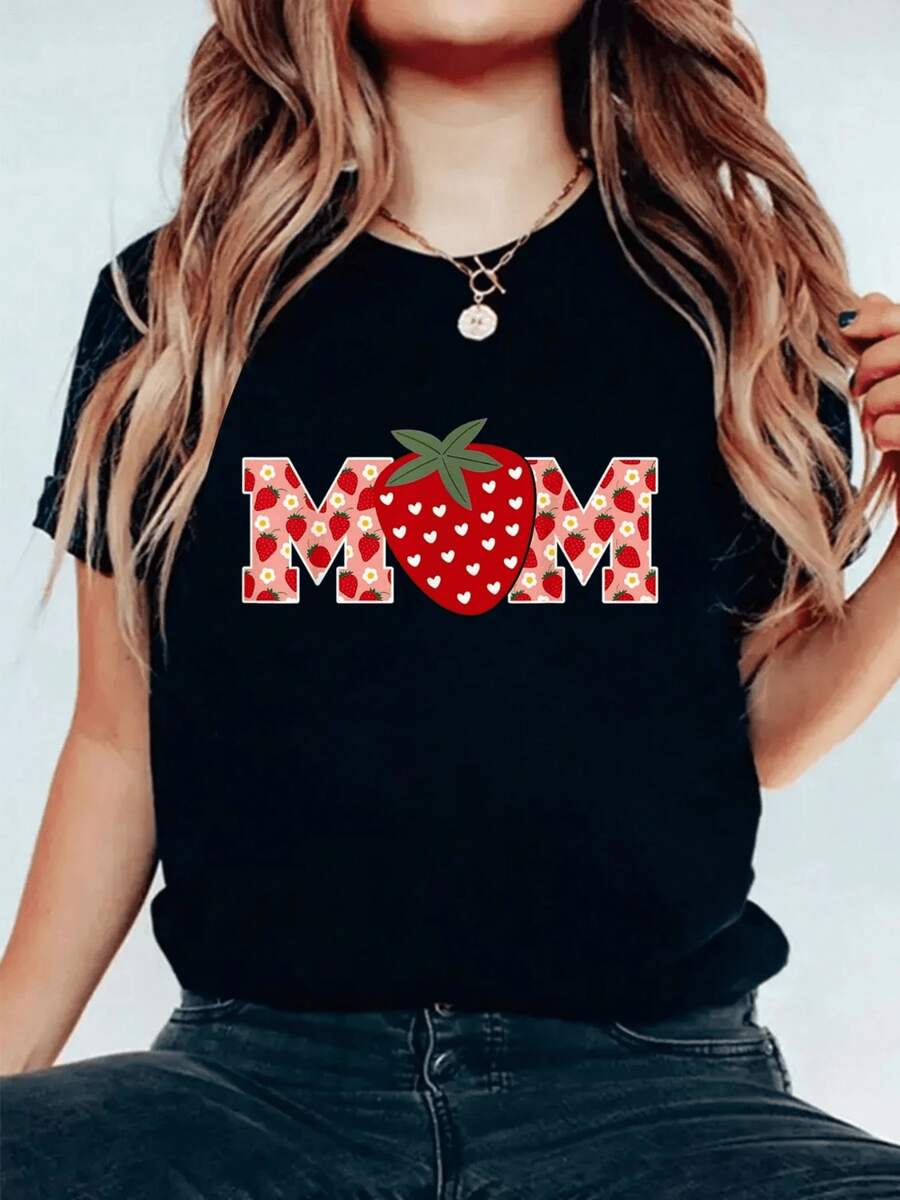 Red Strawberries Forming Letters With Hearts Symbolize Tender Love For A Mother, A Joyful And Sweet Expression That Highlights Family Connection. A Modern, Casual, Comfortable Women's T-Shirt For Everyday Wear. - 黑色 - 查看 1