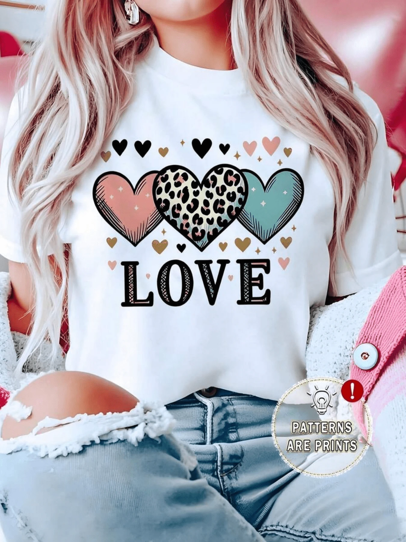 Three Hearts Symbolize The Union Of Love, Passion, And Tenderness, Alongside Smaller Hearts That Reflect Affection And Joy. A Modern, Casual Women's T-Shirt For Comfortable And Attractive Everyday Wear. - 白色 - 查看 1