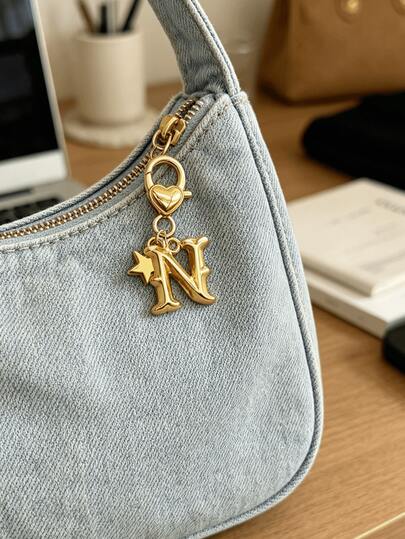 1pc A-Z Gold Letter Personalised Star Charm With Initials & Gift Message Star Keyring Accessory | Custom Bag Pendant | Gift,Keychain, Unique Mobile Phoneaccessories, Simple Design, Suitablefor Women's Wallets And Mobile Phoneaccessories, Giving To Friends, Family,Girlfriends, Outdoor Accessories, Partyaccessories, Gifts, Souvenirs, Women's Bag Pendant, Car Pendant, Women's Girl Gift
