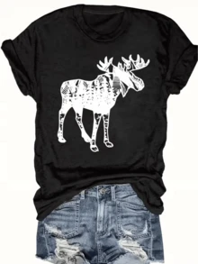 Alce majestuoso formado por patrones de árboles y líneas que simbolizan la fuerza natural la libertad y el espíritu salvaje con detalles artísticos camiseta de mujer casual moderna cómoda - Negro - Ver 1