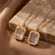 1 chiếc dây chuyền mặt hình cỏ bốn lá và ngôi sao năm cánh thời trang, mạ vàng 18K, đính đá Zirconia, chống thấm nước và mồ hôi, tôn lên vẻ quyến rũ nữ tính, trang sức dành cho nữ. - Nhiều màu - Xem 10