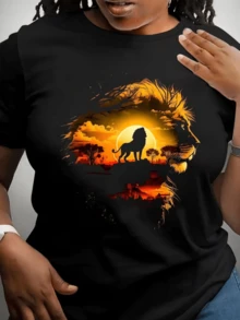 Atardecer africano con león majestuoso que simboliza poder libertad y conexión espiritual bajo un cielo ardiente con siluetas de árboles salvajes camiseta de mujer casual cómoda moderna - Negro - Ver 8
