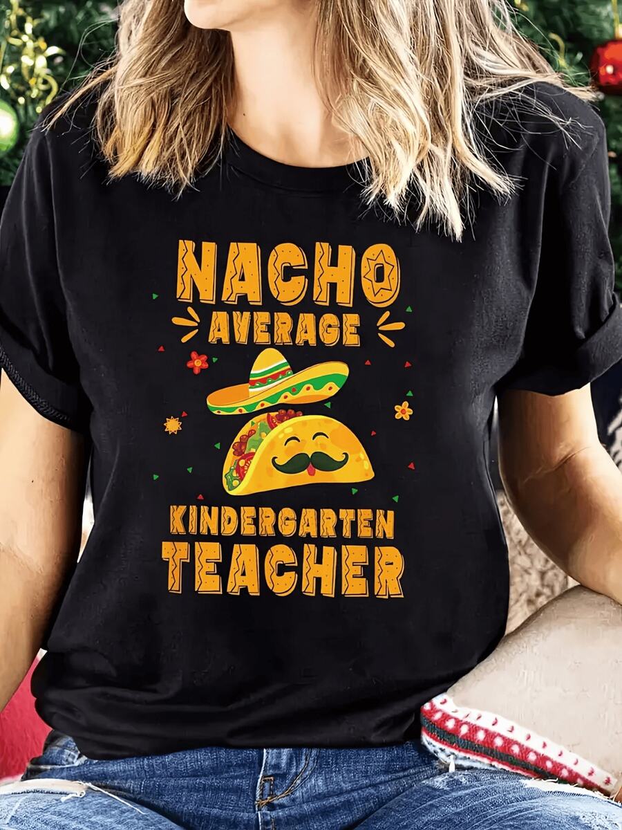 Taco sonriente con sombrero mexicano que celebra la alegría del aprendizaje y la cultura con un toque divertido ideal para maestras cariñosas camiseta de mujer casual divertida - Negro - Ver 1