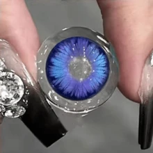 Lalens Sparkle - 冰晶花瓣蓝美瞳 - 1副装，带镜盒，放大效果，直径14.50mm，年抛型，适合小眼睛，用途广泛，适用于角色扮演、毕业典礼、生日、节日（夏季/秋季）、派对、海滩、旅行、露营、户外活动、校园生活和各种庆祝活动。完美打造精致眼妆、时尚造型、万圣节装扮，也是角色扮演的理想之选。 - Sparkle - Icy Petal Blue - 查看 8