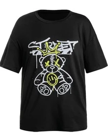 Urban Bear With Yellow Crown And Crossed Eyes Symbolizing Rebellion And Fun In The Streets. Modern, Comfortable, Casual Women's T-Shirt For Everyday Wear. - 黑色 - 查看 1