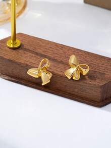 1 Pair Minimalist Fashionable Gold Bow Earrings (For Women) - Yellow Gold - View 2