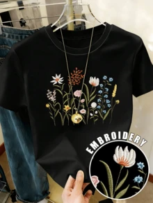 Embroidered Flowers Representing The Diversity And Harmony Of Nature With Vibrant Tones That Evoke Energy And Freshness; A Comfortable And Modern Casual Women's T-Shirt - 黑色 - 查看 8