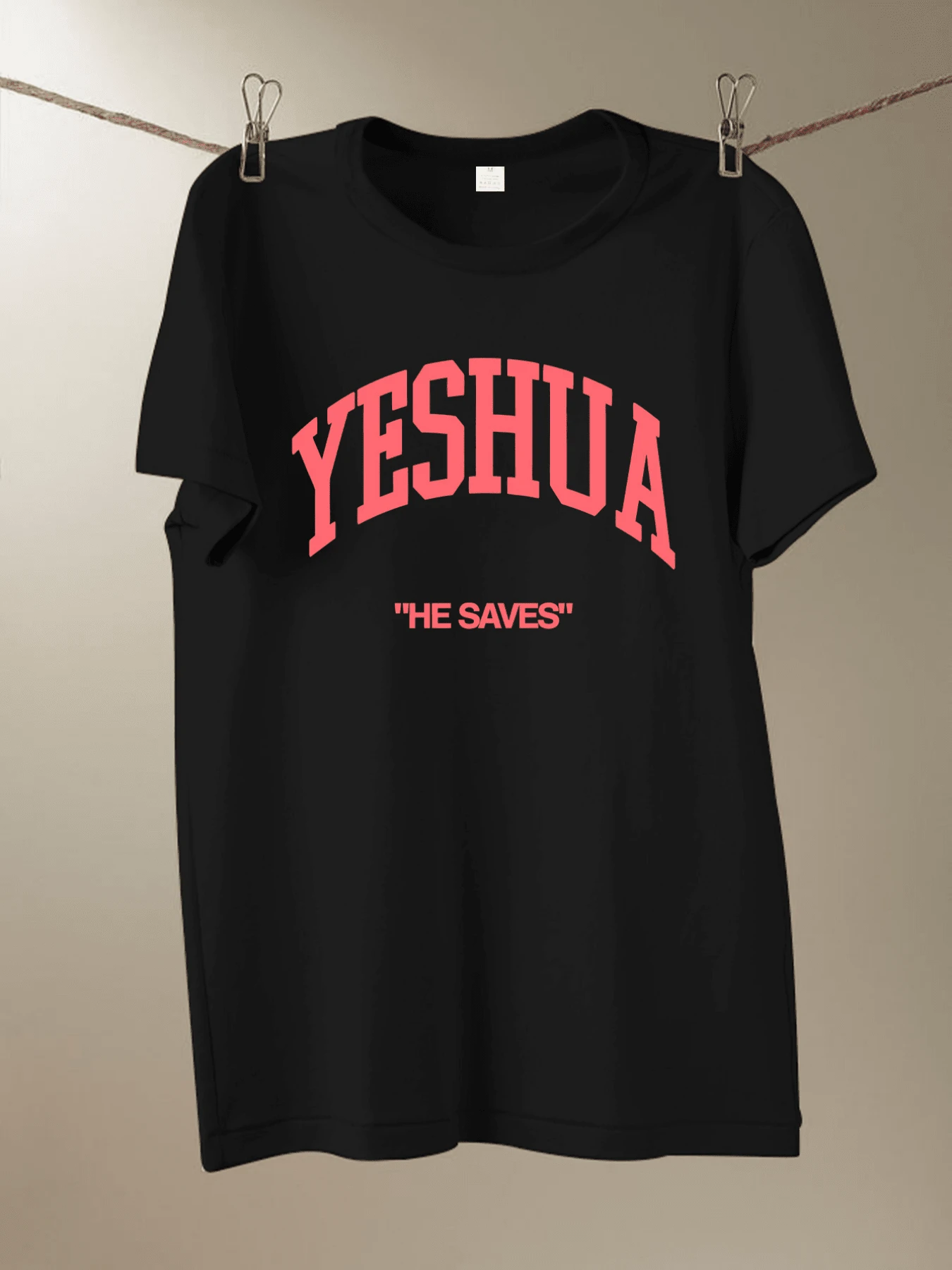 Powerful Word Representing Faith, Hope, And Salvation, Conveying A Positive And Motivating Spiritual Message With Large, Contrasting Letters That Inspire Confidence. Comfortable Casual Women's T-Shirt For Everyday Wear. - 黑色 - 查看 1