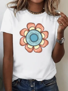 Abstract Flower With Orange And Yellow Petals Surrounding A Blue Center, Evoking Positive Energy And Freshness, Ideal For Warm Days. Casual, Comfortable, And Modern Women's T-Shirt. - 白色 - 查看 6