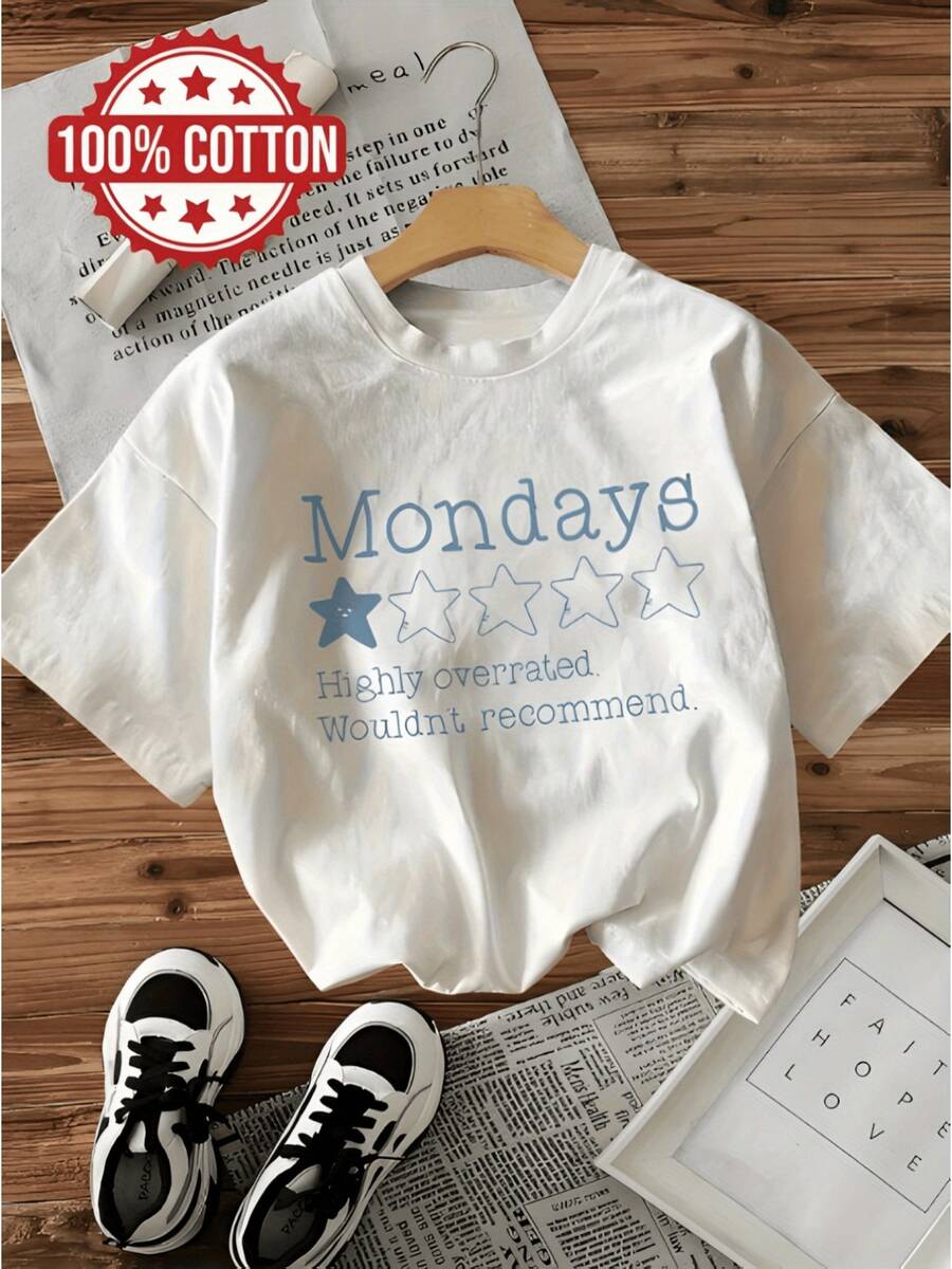Blue And Gray Stars That Poke Fun At Mondays, Conveying Humor And A Relaxed Attitude With A Funny Phrase In A Modern Typographic Style. Comfortable Short-Sleeved Casual Women's T-Shirt For Everyday Wear - 白色 - 查看 1