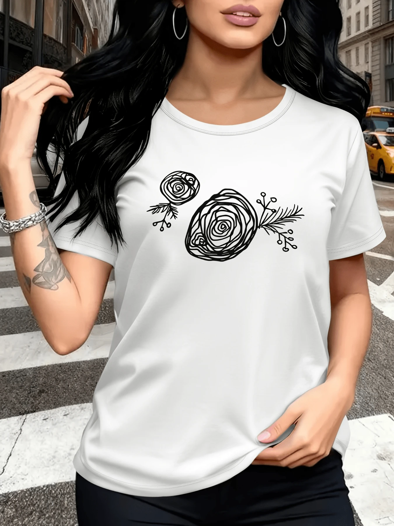 Two Intertwined Flowers Symbolize The Connection Between Natural Beauty And Inner Strength, Creating A Harmonious And Elegant Balance That Conveys Serenity And Confidence. A Comfortable, Modern, Casual Women's T-Shirt For Everyday Wear. - 白色 - 查看 1