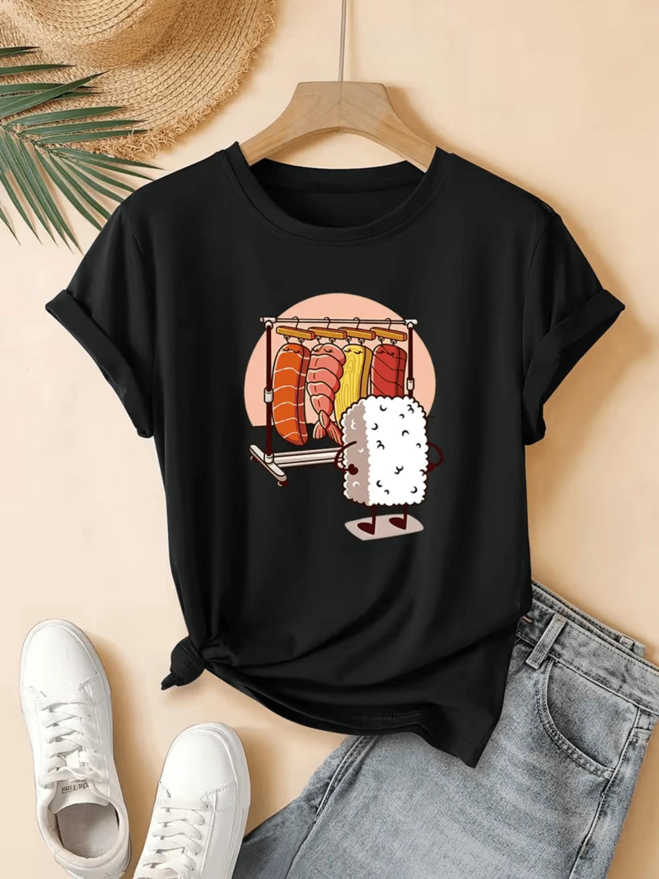 Adorable Sushi Curiously Observing Various Nigiri Hanging On A Rack, Symbolizing Diversity And Humor In Japanese Food. Funny White Casual Women's T-Shirt - 黑色 - 查看 1