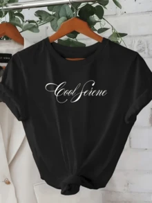 An Inspirational Phrase That Expresses A Calm And Fresh Attitude, Conveying Serenity And Confidence With Elegant And Modern Typography. Comfortable Casual Women's T-Shirt For Everyday Wear. - 黑色 - 查看 1