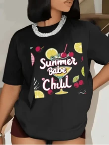 Citrus Fruits And Cherries Next To A Glass That Evokes Freshness, Joy And Moments Of Rest Under The Sun. Modern Women's T-Shirt For Summer, Casual, Comfortable And Youthful - 黑色 - 查看 1