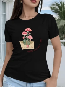 A Bouquet Of Pink Carnations In An Envelope With A Message Of Love And Gratitude To Celebrate Mom With A Delicate, Comfortable, And Modern Casual Women's T-Shirt For A Mother's Day Gift. - 黑色 - 查看 1