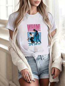 Retro Image Showing Two People Expressing Youthful Energy And Movement Against A Blue Background, Conveying Free Spirit And Dynamism. Modern Casual Women's T-Shirt For Stylish And Comfortable Everyday Wear. - 白色 - 查看 6