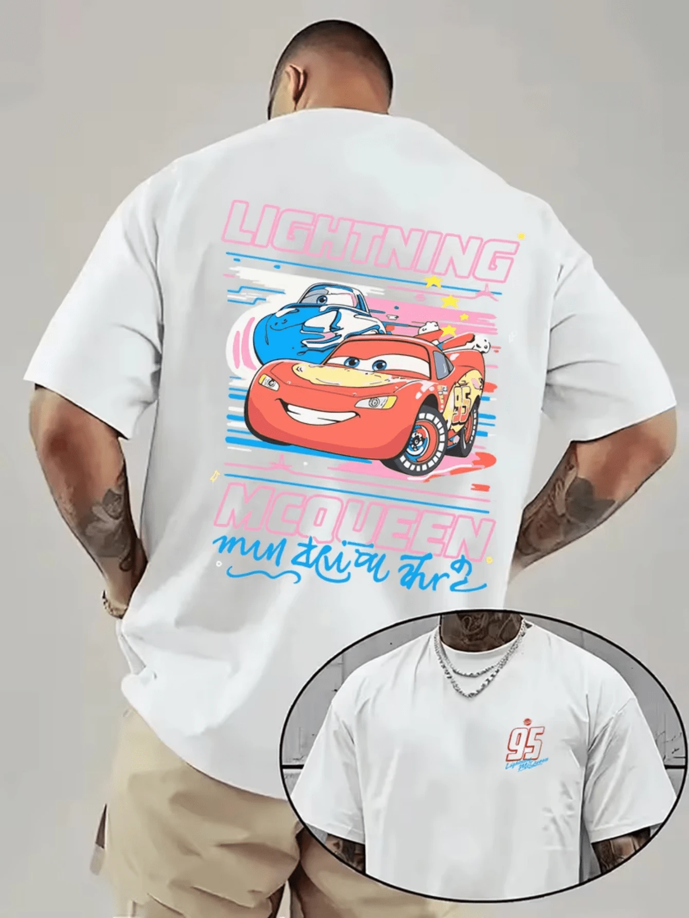 (Disney Licensed T Shirts)Disney PIXAR1 Cars Lightning McQueen & Sally Retro Graphic Tee Men's Oversized Crew Neck Short Sleeve T-Shirt, Casual Streetwear With 95 Lightning McQueen Print, Pastel Racing Car Loose Fit Casual Top, Mens Clothes, Men, Ropa De Hombre, Summer Clothes, Men Shirts, Graphic Tees, Disney Outfits Men, Graphic Tees, Camisetas Para Hombre, Camisas Para Hombre, Summer Outfits For Men, Father's Day Gift, Perfect Gift For Family And Friends, Which Are Necessary For Birthday Parties, Disney Shirts, Mens Clothes, Summer Clothes, Officially Licensed Disney T-Shirts, Disney Men's And Women's Spring/Summer Fashion Casual Short-Sleeve T-Shirts, Disney Top - trắng - Xem 1