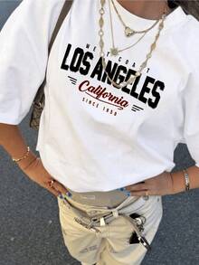 A Phrase Inspired By The Urban Energy Of The West, Evoking The Freedom And History Of California With A Vintage Touch Full Of Character. A Modern, Comfortable, Casual Women's T-Shirt For Everyday Wear. - 白色 - 查看 1