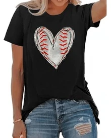 Heart Formed By Red Stitching Of A Baseball Symbolizing Passion, Energy, Love For The Sport, And Perseverance. Women's Casual, Comfortable, Modern T-Shirt For Everyday Wear. - 黑色 - 查看 1