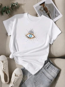 Ojo místico azul rodeado de destellos dorados que simboliza protección intuición y energía interior representando claridad y poder espiritual camiseta de mujer casual moderna cómoda para uso diario - Blanco - Ver 8