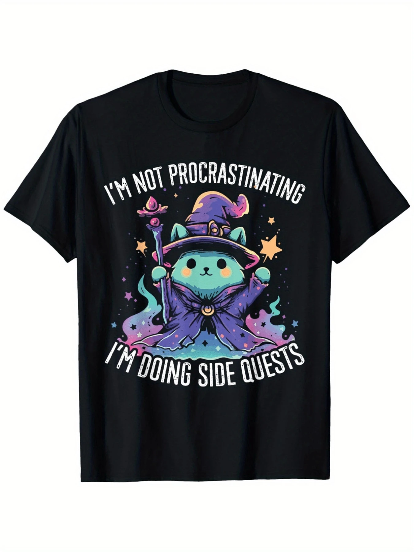 Magical Cat With A Wizard's Hat Holding A Luminous Staff Surrounded By Stars, Symbolizing Fantasy And Creativity. Funny Casual Women's T-Shirt For Video Game Lovers. - 黑色 - 查看 1