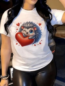 Cute Hedgehog With A Red Heart Symbolizes Sincere Love, Tenderness, And Positive Energy. Surrounded By Small Hearts, It Conveys Sweetness And Affection. Ideal For Expressing Love. Modern Casual Women's T-Shirt - 白色 - 查看 6