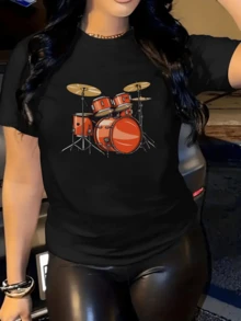Red Drum Set With Gold Cymbals Symbolizing The Energy Of Rhythm And Passion For Music, Conveying Strength And Movement. Modern Casual Women's T-Shirt For Rock Lovers. - 黑色 - 查看 1
