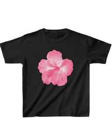 Flor rosada de hibisco que representa vitalidad alegría y feminidad evocando la esencia tropical y la conexión con la naturaleza llena de energía positiva camiseta de mujer moderna cómoda y versátil para uso diario - Negro - Ver 8
