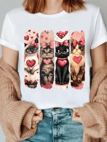Four Adorable Cats With Big Eyes And Red Bows Share Hearts That Express Tenderness, Friendship, And Love With An Artistic Touch Full Of Warmth And Sweetness. Comfortable Casual Women's T-Shirt For Everyday Wear - 白色 - 查看 1