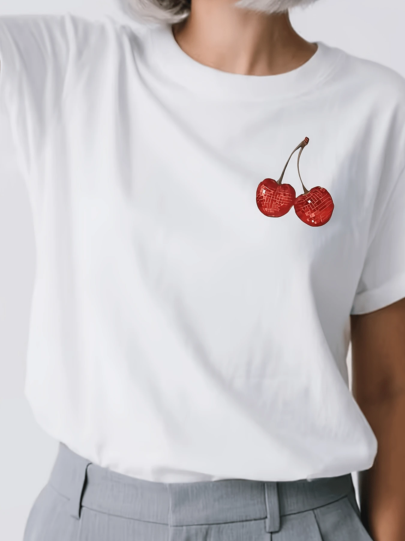 Dos cerezas brillantes unidas por un tallo que representan la dulzura de la vida la conexión entre momentos felices y la frescura del verano camiseta de mujer cómoda casual moderna para uso diario - Blanco - Ver 1