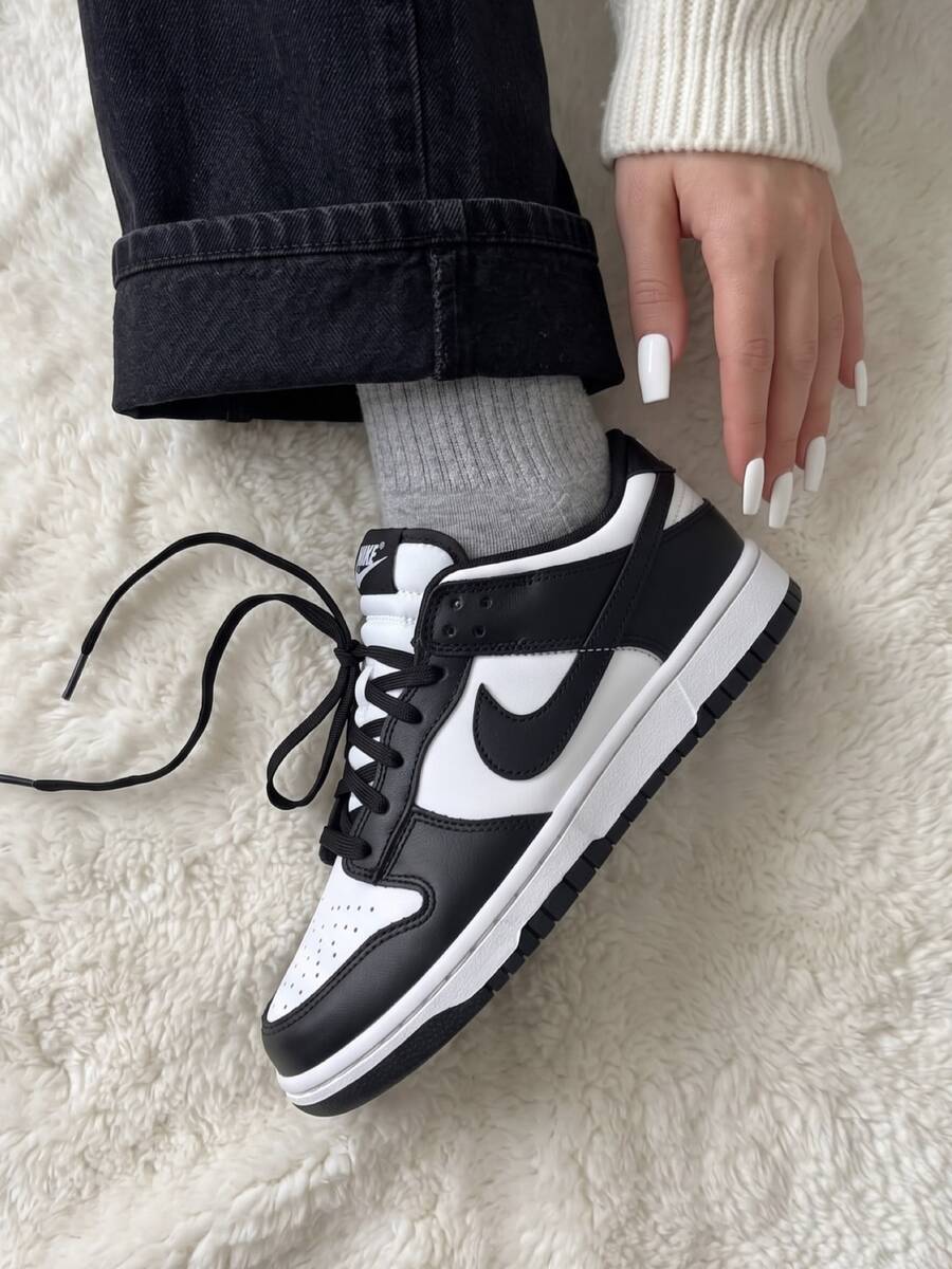 Nike Dunk "White/Black" 街頭感經典百搭皮革避震耐磨低筒休閒板鞋女款 - 黑與白 - 查看 1