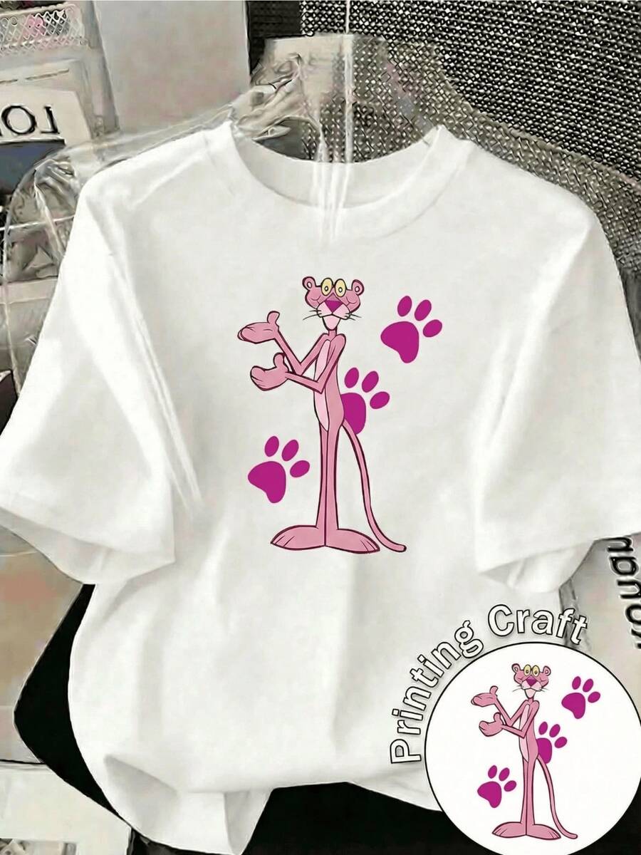Elegant Posing With A Playful Attitude And Fuchsia-Colored Paw Prints Representing Energy, Creativity, And Confidence. Women's Casual, Modern, Comfortable T-Shirt For Everyday Wear. - 白色 - 查看 1