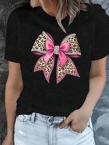 A Large Bow With A Leopard Print And Pink Trim Symbolizes Confidence And Powerful Femininity With An Elegant And Cheerful Touch To Express Unique Style. This Comfortable, Modern Casual Women's T-Shirt Is Perfect For Expressing Your Style. - 黑色 - 查看 8