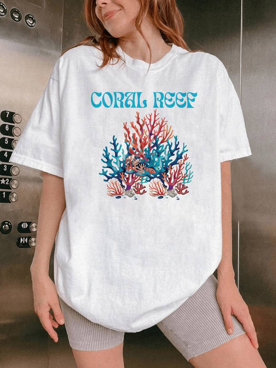 Colorful Coral Reef Symbolizing The Vitality Of The Ocean And The Connection With The Vibrant Marine Life. Women's Casual Fit T-Shirt, Comfortable For Everyday Wear. - 白色 - 查看 1