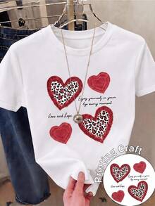 Red Hearts With Animal Print Symbolize Passion And Inner Strength, Inspiring Love, Hope, And Confidence In Every Moment. This Modern, Casual Women's T-Shirt Is Perfect For Everyday Wear. - 白色 - 查看 8
