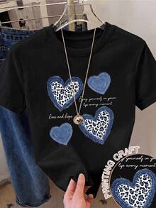 Denim Hearts With Animal Print Expressing Love, Hope, And Joy, Reminding Us To Enjoy Every Moment With A Positive Attitude. A Modern, Comfortable, Casual Women's T-Shirt For Summer. - 黑色 - 查看 1