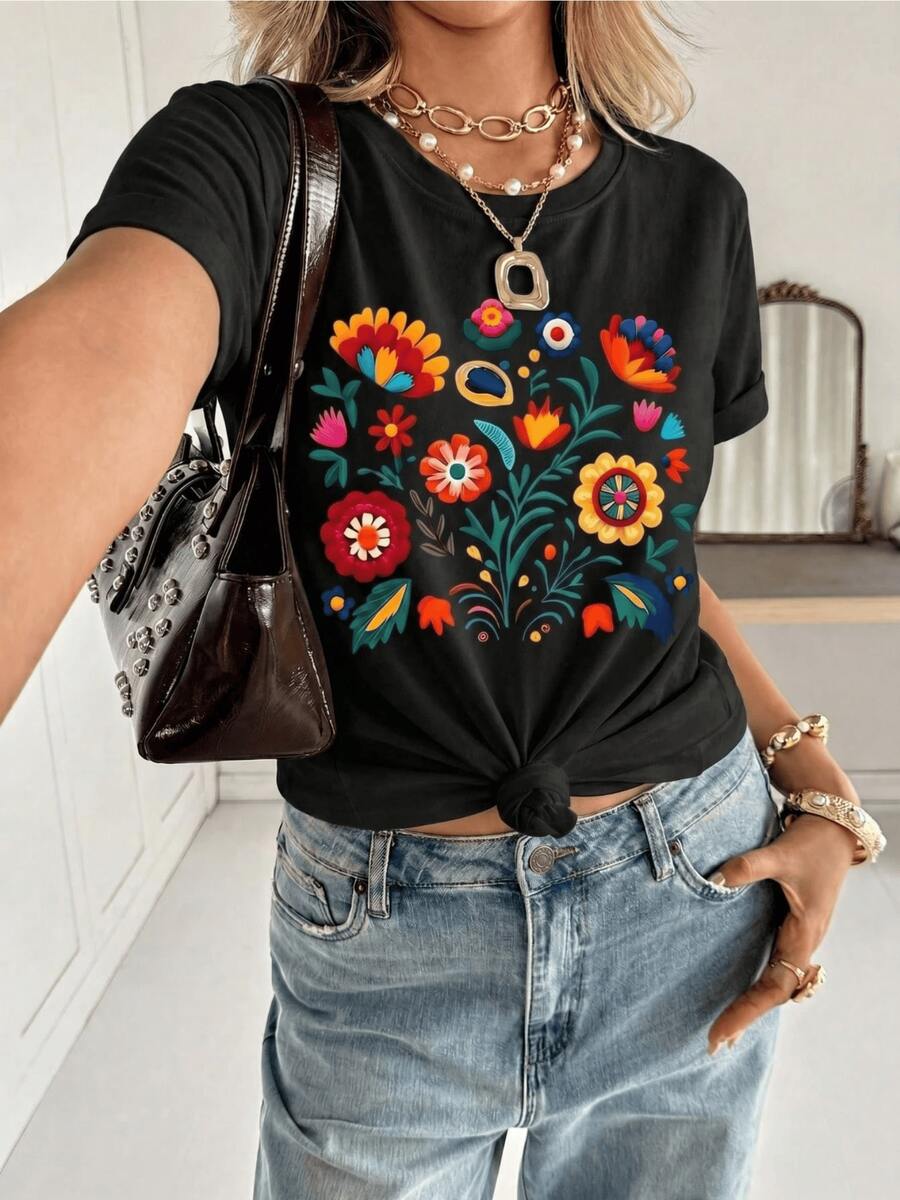 Colorful Flowers Arranged Like A Radiant Garden With Red, Yellow, And Blue Petals Representing Joy, Vitality, And A Connection With Nature, Full Of Positive Energy. Women's Casual, Comfortable, And Modern T-Shirt - 黑色 - 查看 1