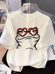 Frog Wearing Red Heart Glasses Reflecting A Playful, Loving, And Inspiringly Confident Look, Conveying Positive Energy For Casual Days. Modern And Attractive Women's T-Shirt - 白色 - 查看 6