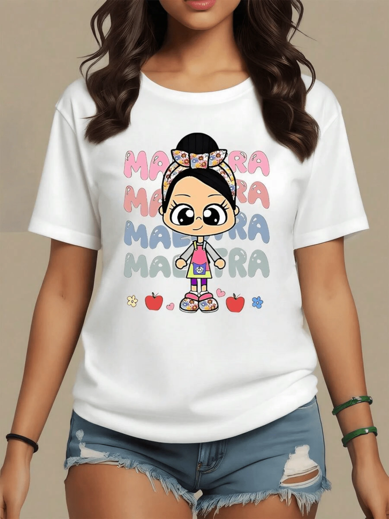 Cartoon Girl With A Large Floral Bow Surrounded By Colorful Letters That Repeat The Word "Teacher" Next To Small Fruit Drawings, A Symbol Of Tenderness And Joy. Funny Casual Women's T-Shirt - 白色 - 查看 1