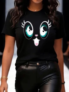 Adorable Face With Big Green Eyes, Fun Expression And Sweet Smile That Conveys Positive Energy And Modern Style, Casual Youthful Women's T-Shirt Ideal For Everyday Outfits - 黑色 - 查看 1