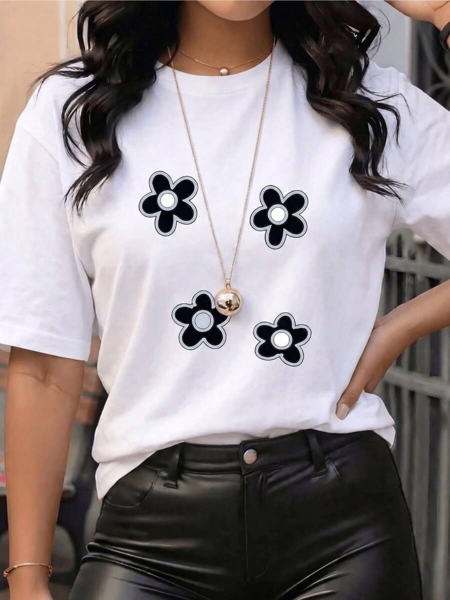 Four Blue Flowers Symbolize Freshness, Joy, And Freedom, Conveying A Youthful And Optimistic Spirit. Perfect For A Casual And Relaxed Look, This Stylish And Modern Women's T-Shirt Is Sure To Please. - 白色 - 查看 1