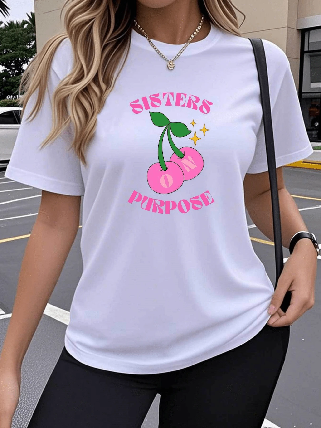 Two Pink Cherries With Green Leaves, Representing Sweetness, Friendship, And Positive Energy, Shine With A Touch Of Stars, Symbolizing Feminine Unity. A Fun, Casual, Modern, And Comfortable Women's T-Shirt For Everyday Wear. - 白色 - 查看 1