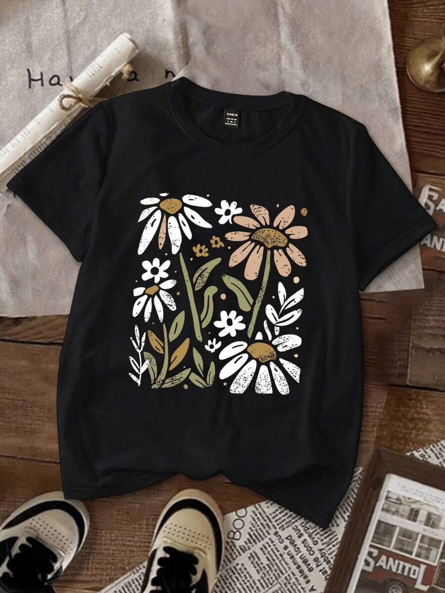 Wildflowers That Evoke The Freedom And Natural Beauty Of The Countryside Under The Sunlight, Creating A Feeling Of Calm And Joy. Modern Casual Women's T-Shirt For Everyday Wear. - 黑色 - 查看 1