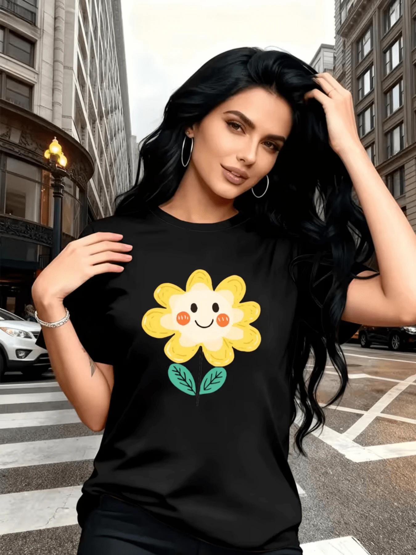 Yellow Flower With A Smiling Face Symbolizing Joy And Optimism, Representing Positive Energy And Natural Beauty, Ideal For Conveying Daily Happiness. Comfortable Casual Women's T-Shirt For Urban Wear. - 黑色 - 查看 1